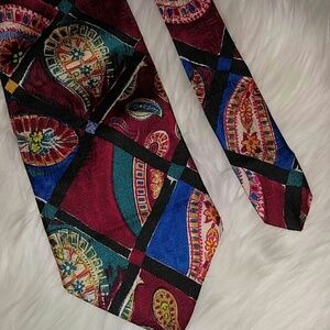 Gorgeous Paisley Italian Silk Tie 56"